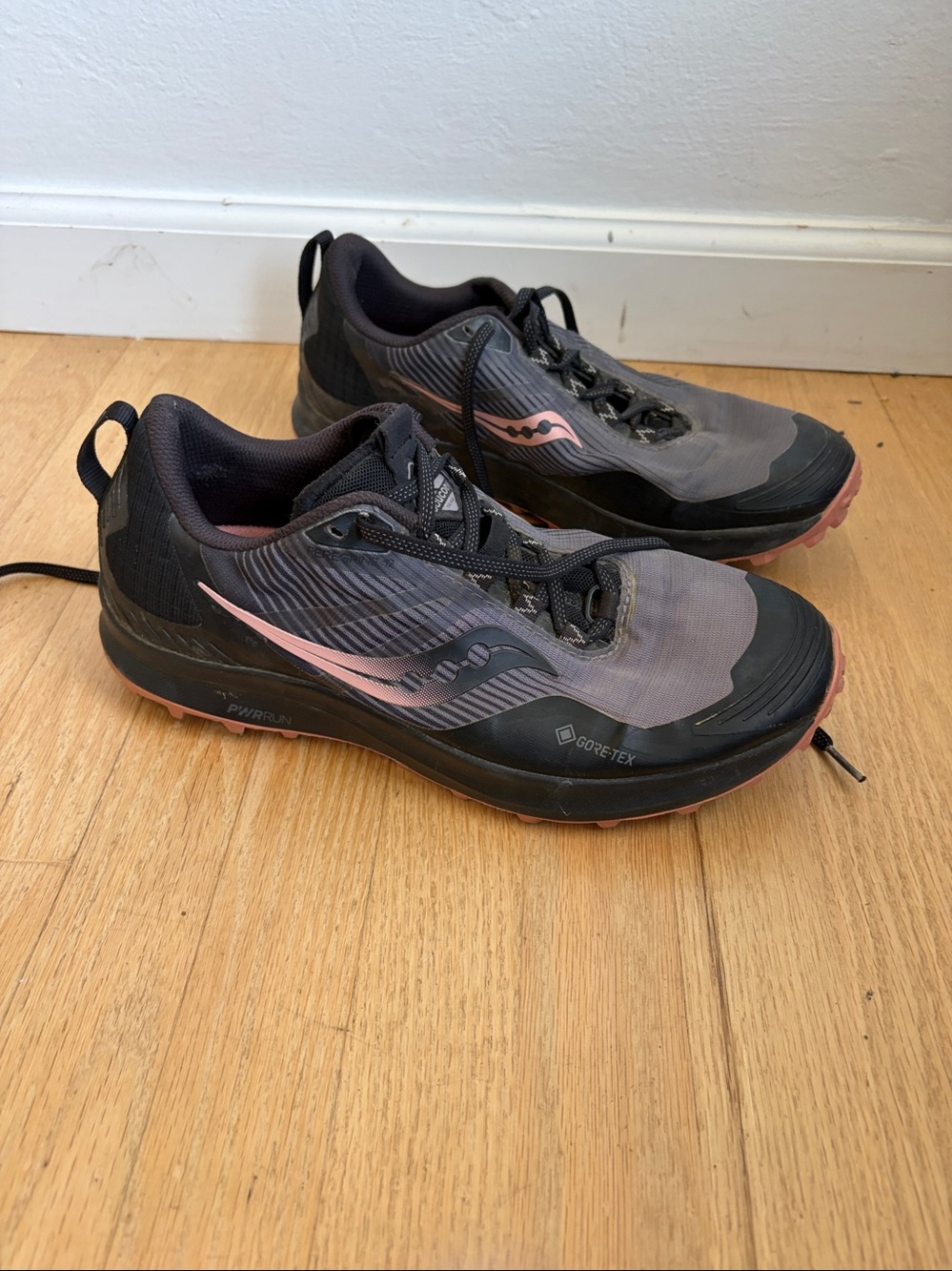 Saucony Peregrine 12 GTX Trail Runners - Size 10 women’s  goretex